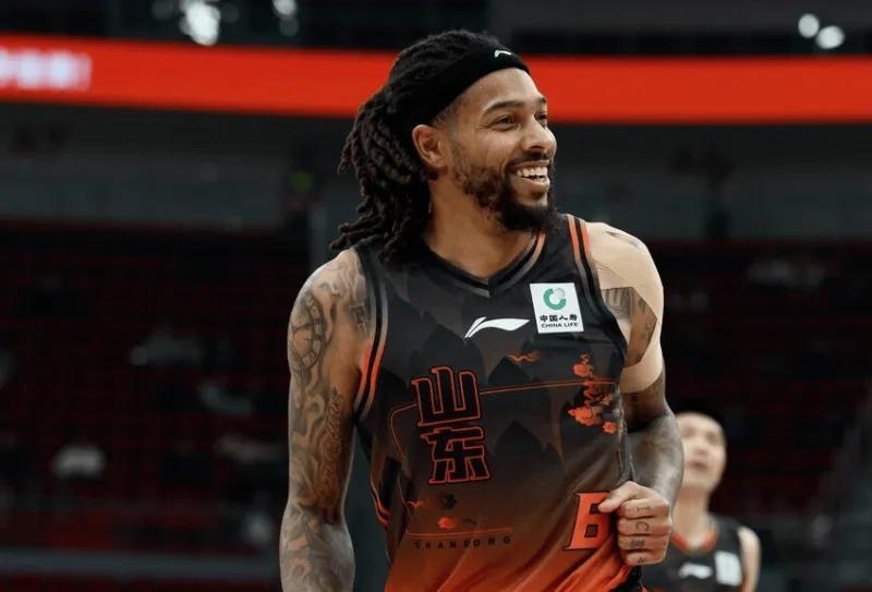 开云官网-山东输广州!全场狂铁,克里斯情绪失控,徐昕统治级发挥!