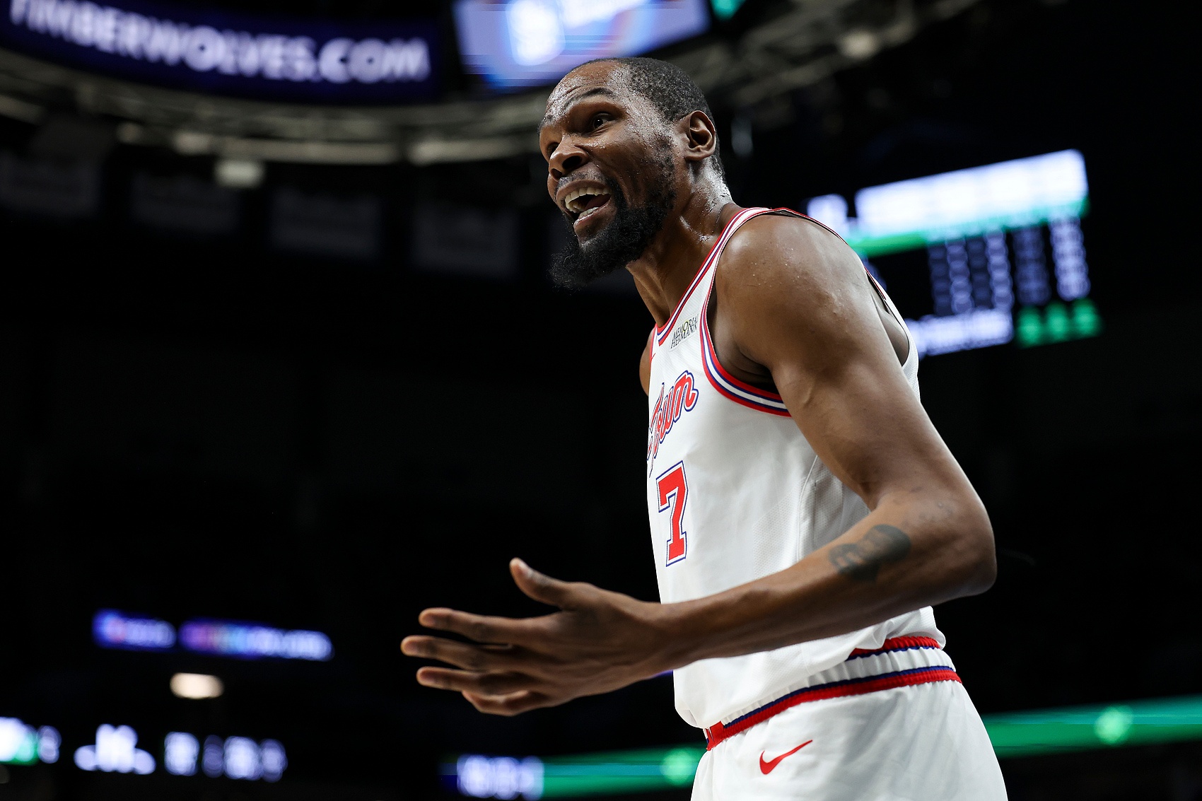 开云官网-如何应对严密防守?KD:加强对抗&放慢节奏 我拿到球就任我摆布了